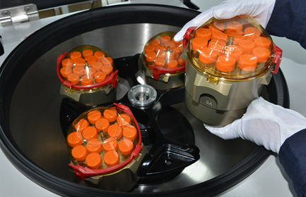 Sobre o desempenho e os parâmetros da centrífuga de alta velocidade Benchtop