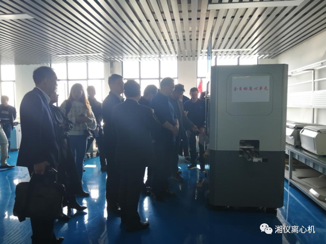 Peritos membros do Comitê de Especialistas Inspeção da Associação da Indústria de Dispositivos Médicos Changsha visitou empresas de equipamentos médicos como Hunan Xiangyi Laboratory Instrument Development Co., Ltd
